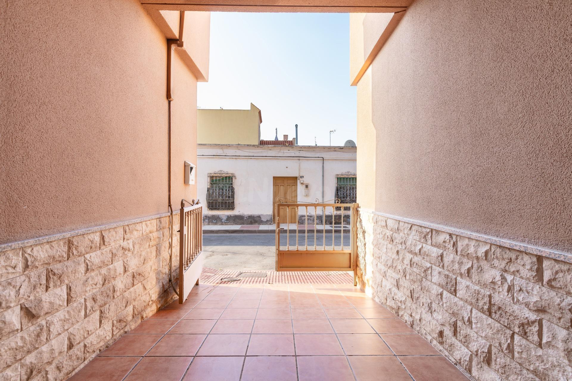 Dúplex en Venta en Roquetas de Mar - Oportunidad Única por € - foto 5