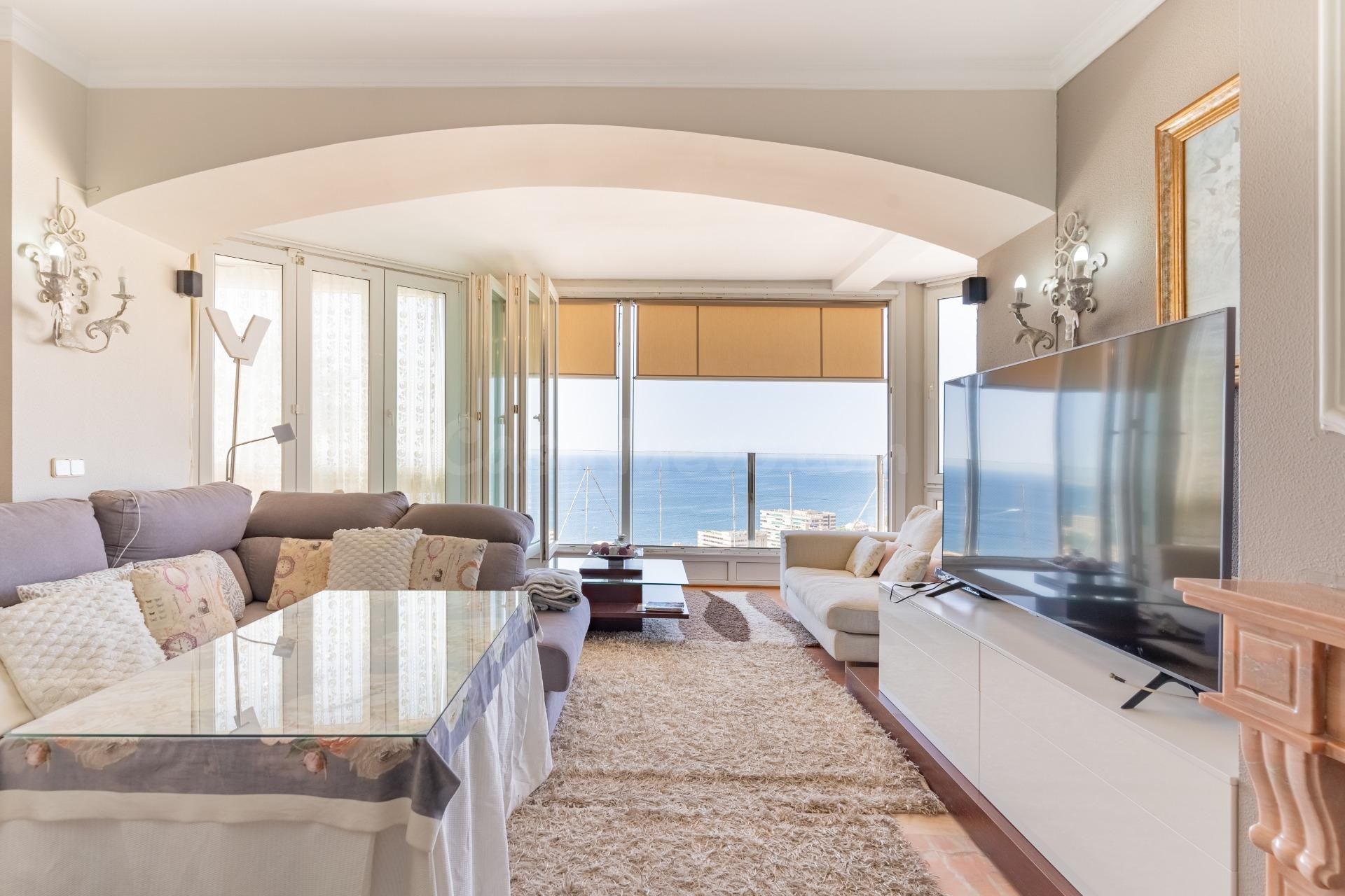 ¡EXCLUSIVO CHALET EN VENTA ,VISTAS ESPECTACULARES ENTRE EL C - foto 2