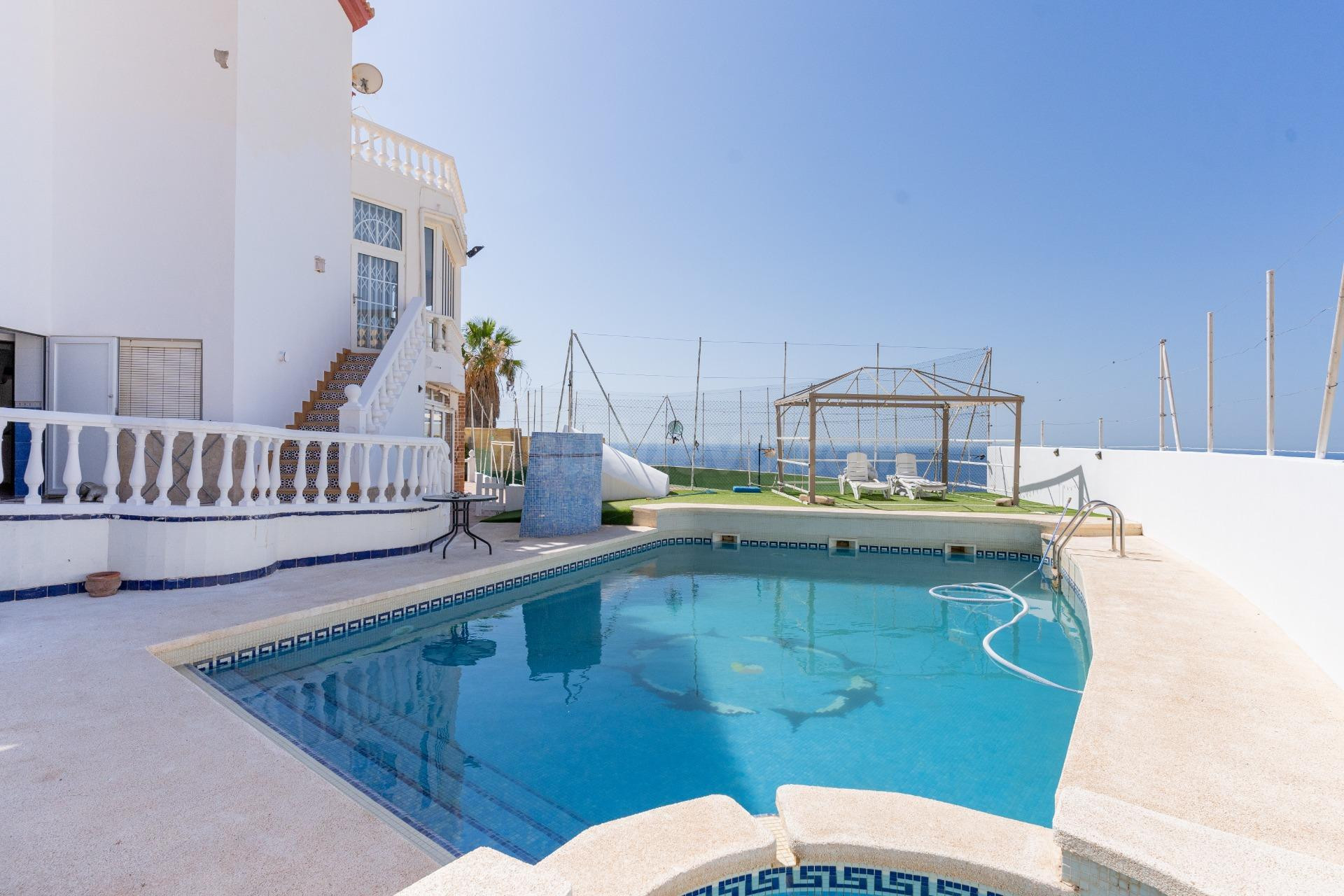 ¡EXCLUSIVO CHALET EN VENTA ,VISTAS ESPECTACULARES ENTRE EL C - foto 3