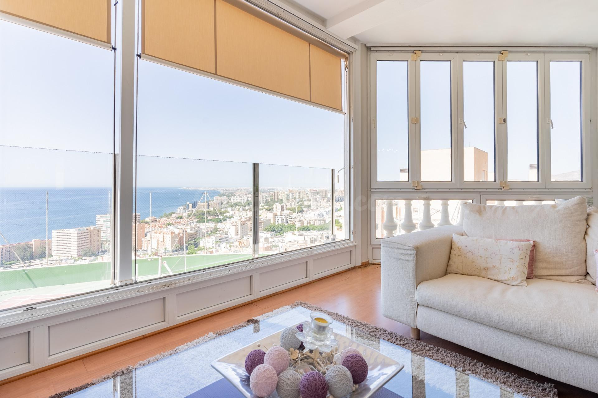 ¡EXCLUSIVO CHALET EN VENTA ,VISTAS ESPECTACULARES ENTRE EL C - foto 5
