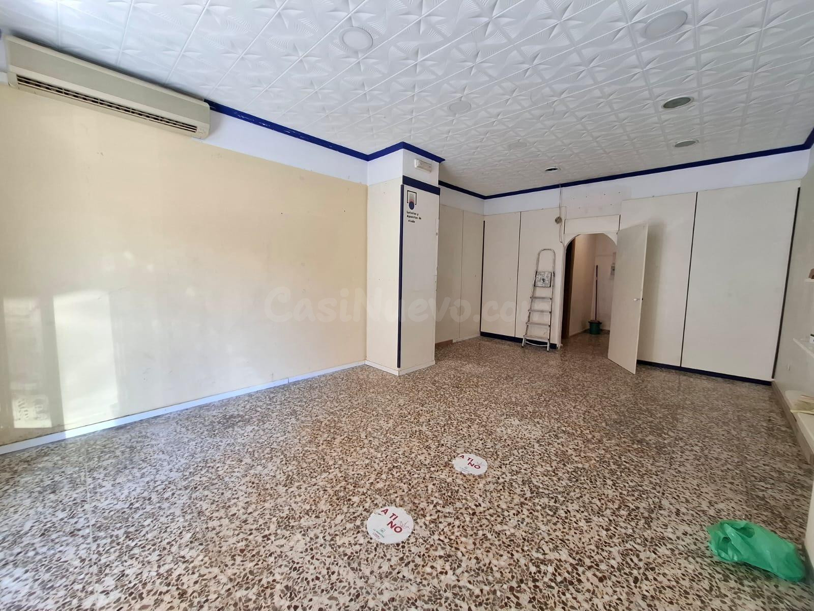 LOCAL COMERCIAL CON MUCHAS POSIBILIDADES EN EL CORAZÓN DE VI - foto 3
