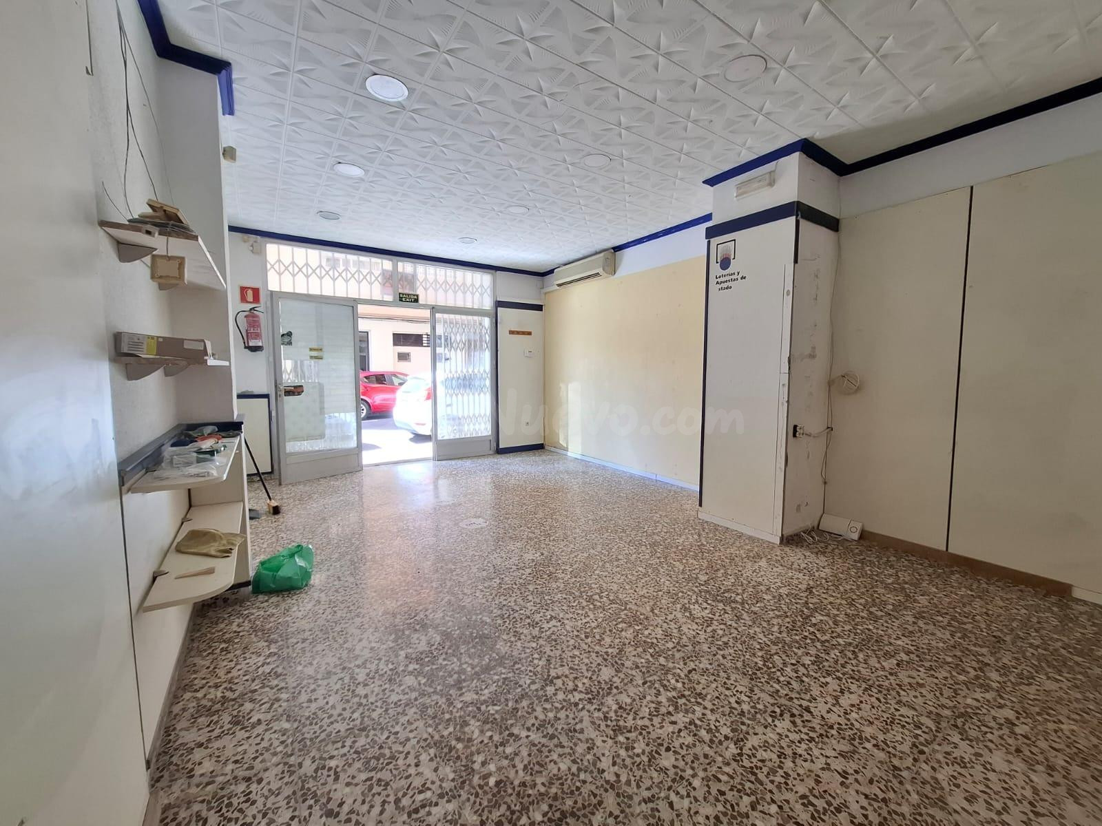 LOCAL COMERCIAL CON MUCHAS POSIBILIDADES EN EL CORAZÓN DE VI - foto 4