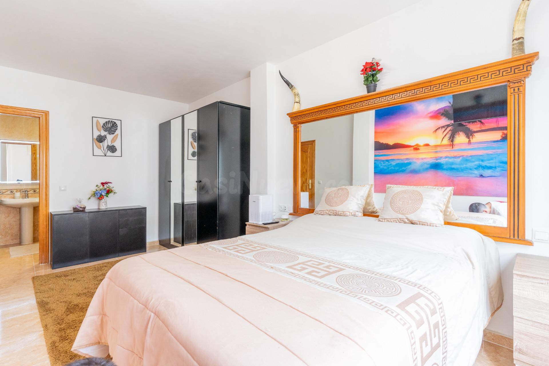 Piso en Venta en Roquetas de Mar - Ideal para Vivir - foto 2