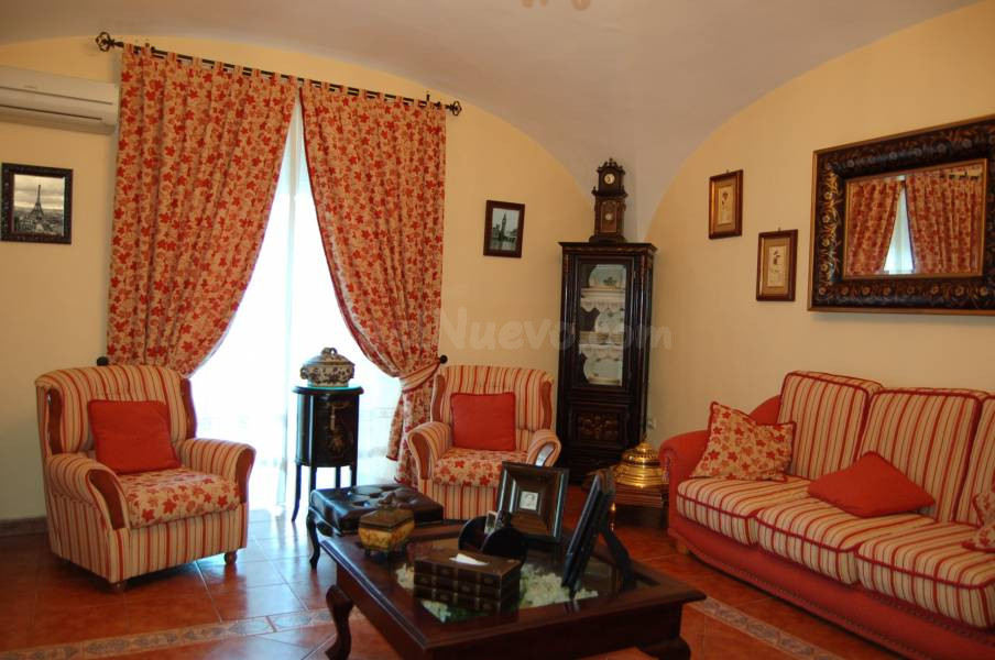 VENTA EXCEPCIONAL VIVIENDA EN PLENO CENTRO - foto 2
