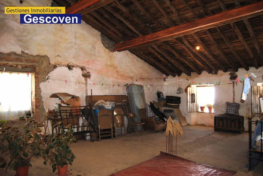 CASA CON HERMOSAS VISTAS A LA MONTAÑA, PARA REHABILITAR EN A - foto 2