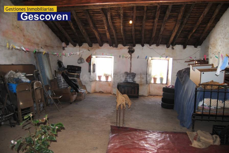 CASA CON HERMOSAS VISTAS A LA MONTAÑA, PARA REHABILITAR EN A - foto 3