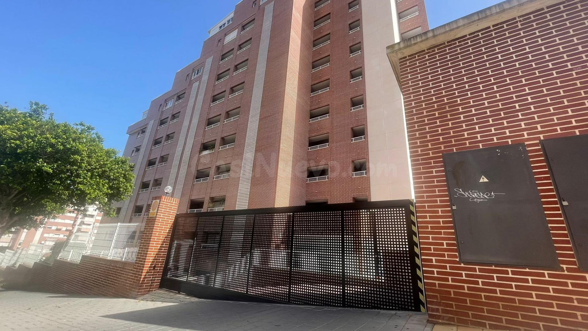 SE VENDE ATICO DE DOS DORMITORIOS CON VISTAS AL MAR MILPISOS - foto 2