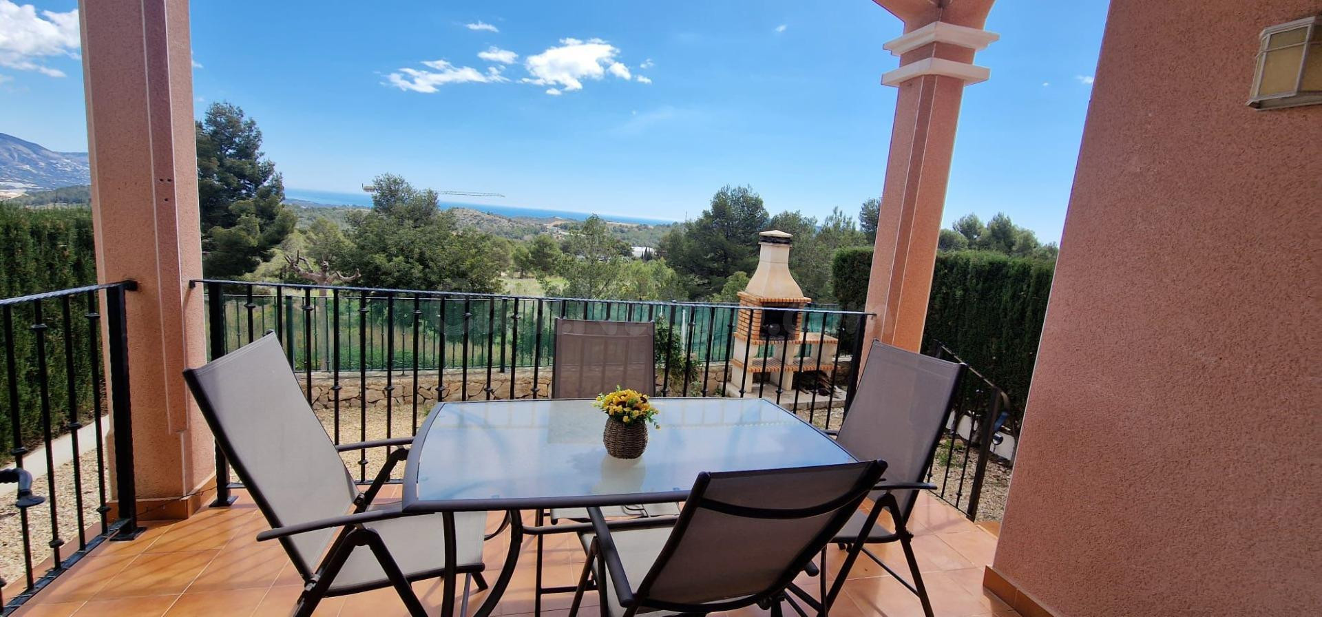 Preciosa vivienda con impresionantes vistas al mar y a la mo