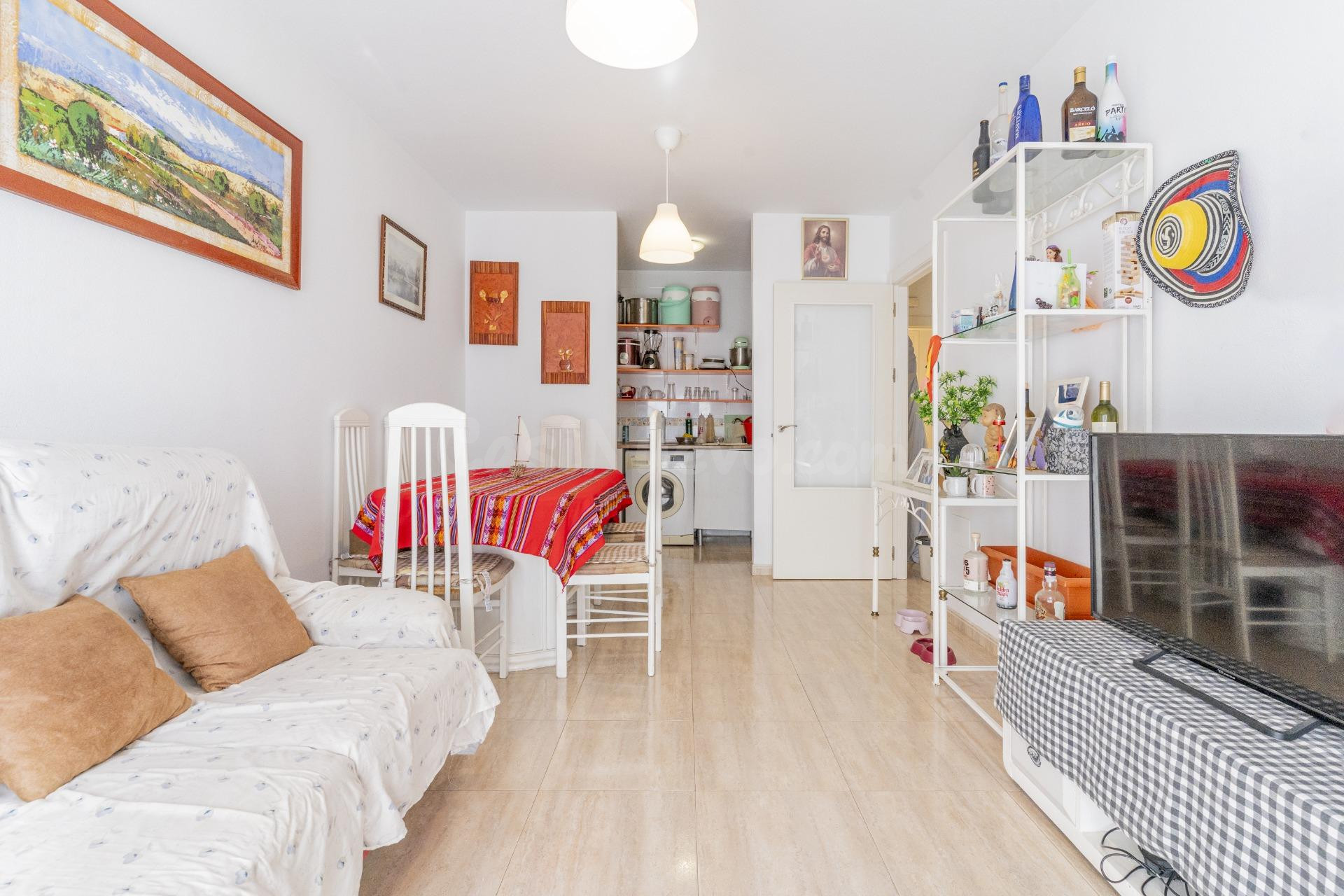 Amplio y Moderno Piso en La Gangosa, Vicar por solo €89,900