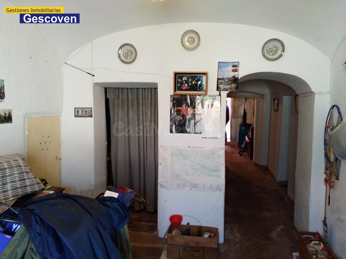 CASA DE PUEBLO CON PATIO Y POZO