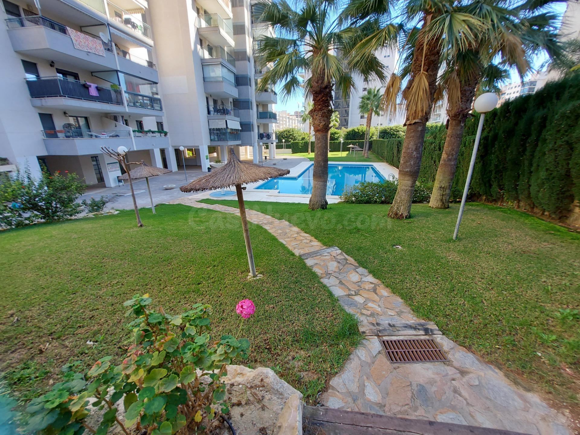 Apartamento de dos dormitorios con garaje. Cala de Villajoyo