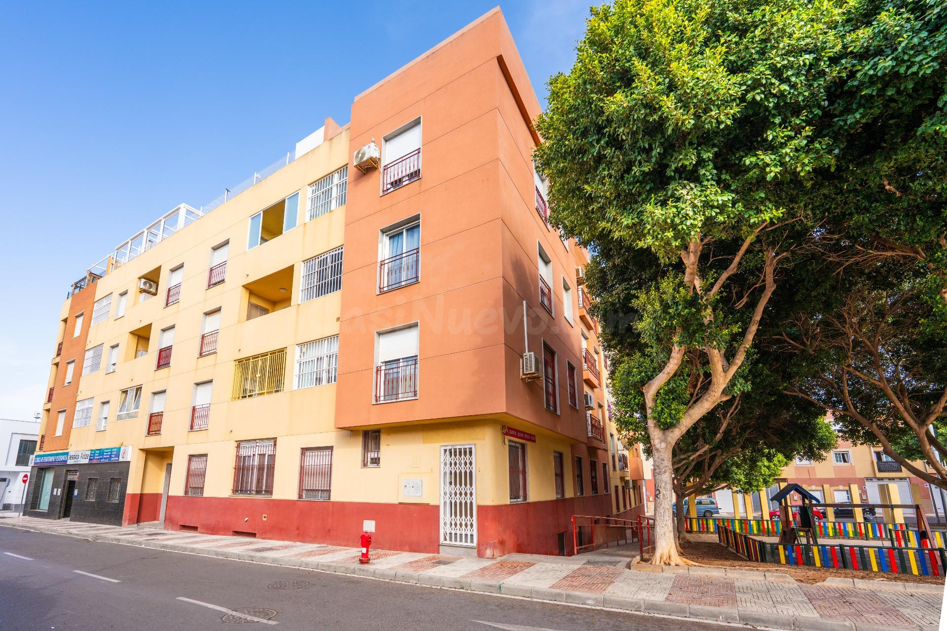 AMPLIA VIVIENDA FAMILIAR CON GARAJE Y TRASTERO