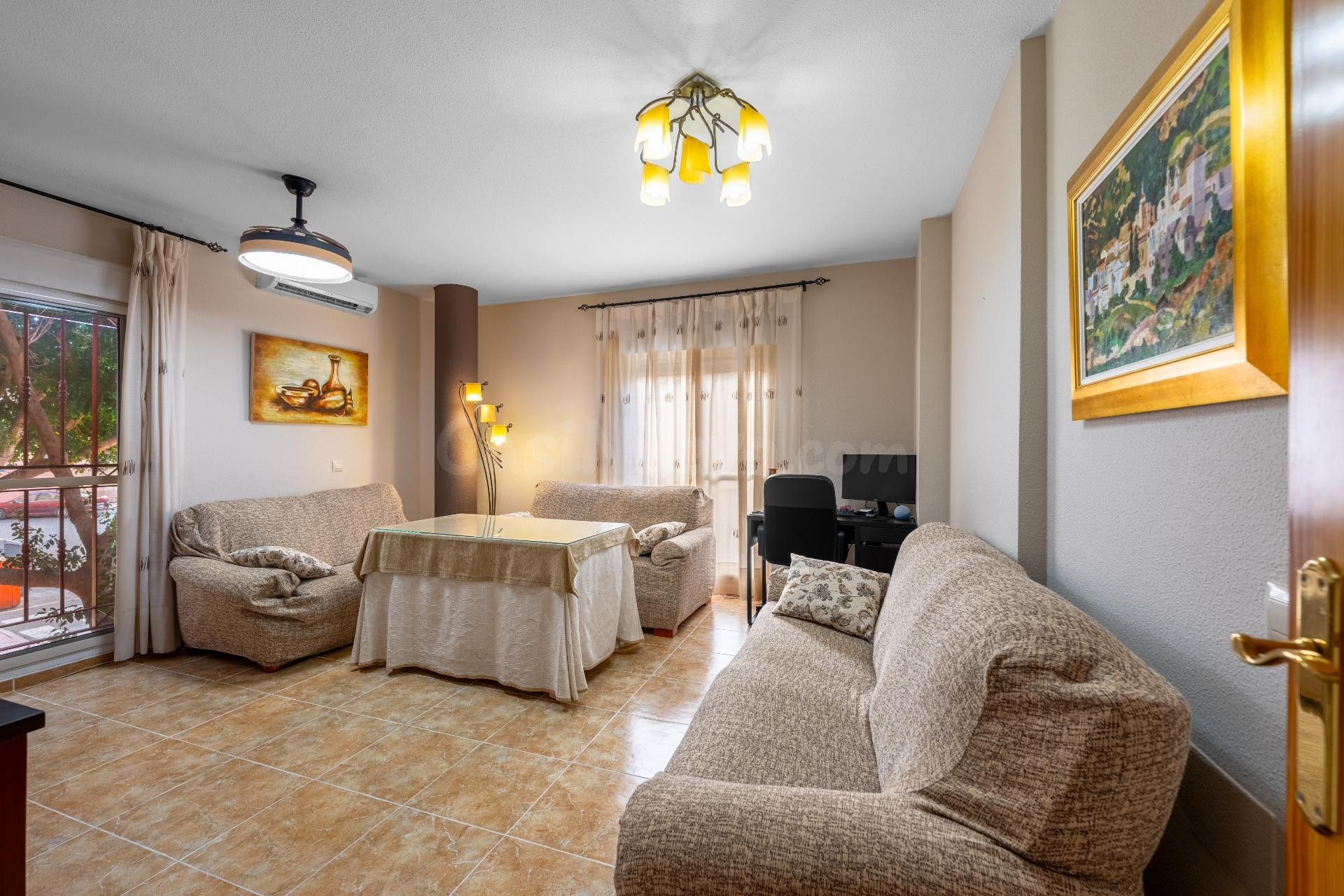 AMPLIA VIVIENDA FAMILIAR CON GARAJE Y TRASTERO - foto 3