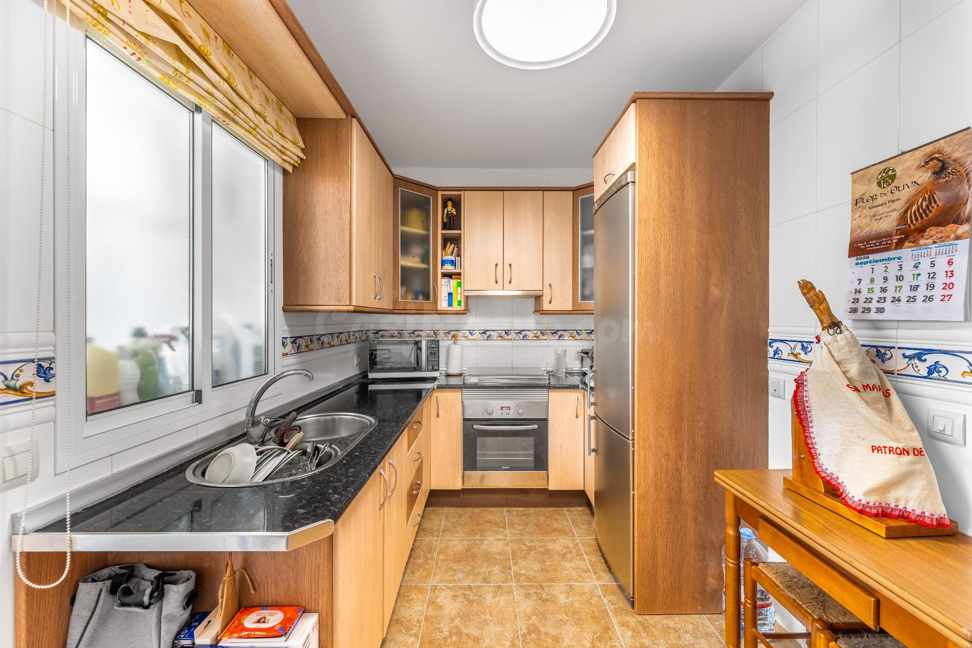 AMPLIA VIVIENDA FAMILIAR CON GARAJE Y TRASTERO - foto 4