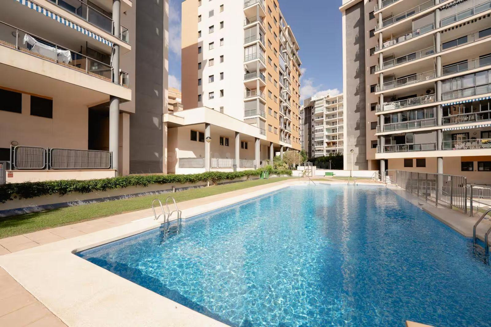 Apartamento de un dormitorio en Cala Villajoyosa - foto 2
