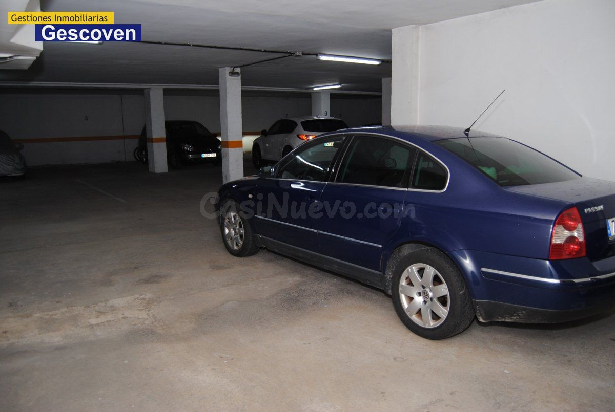 CÉNTRICO GARAJE DOBLE Y TRASTERO DOBLE. 50 M2. - foto 2