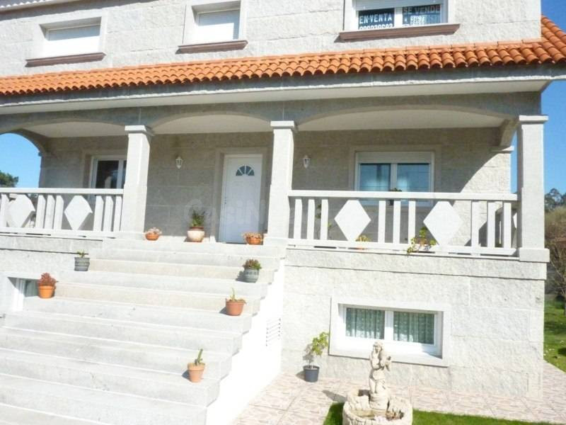 REF 1386 CHALET CANTERIA CON 1000 m2 FINCA GONDOMAR - foto 2
