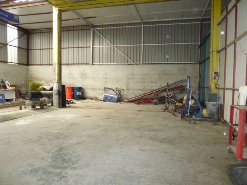 REF 1430 N. COMERCIAL 1000 m2 TUI - foto 3