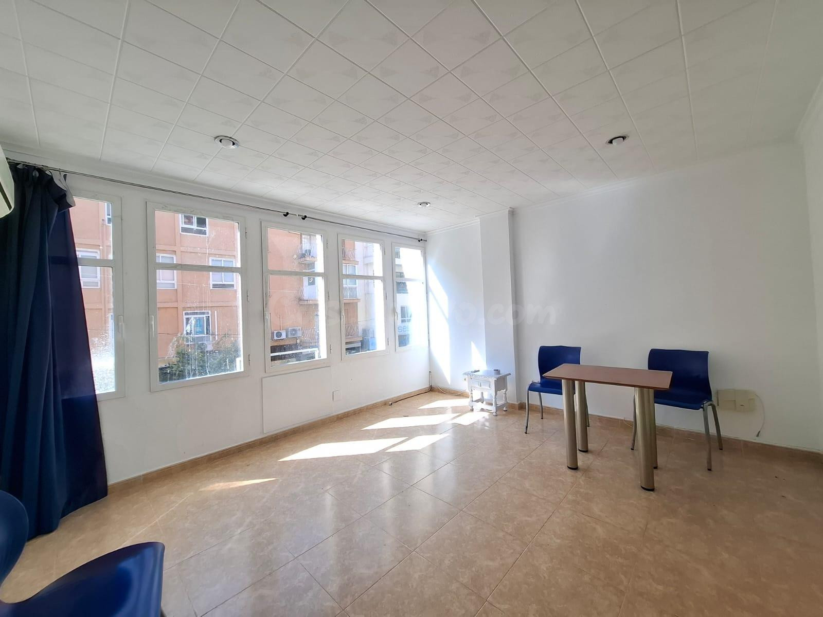 ¡OPORTUNIDAD EN PLENO CENTRO DE BENIDORM! OFICINA EN ALQUILE