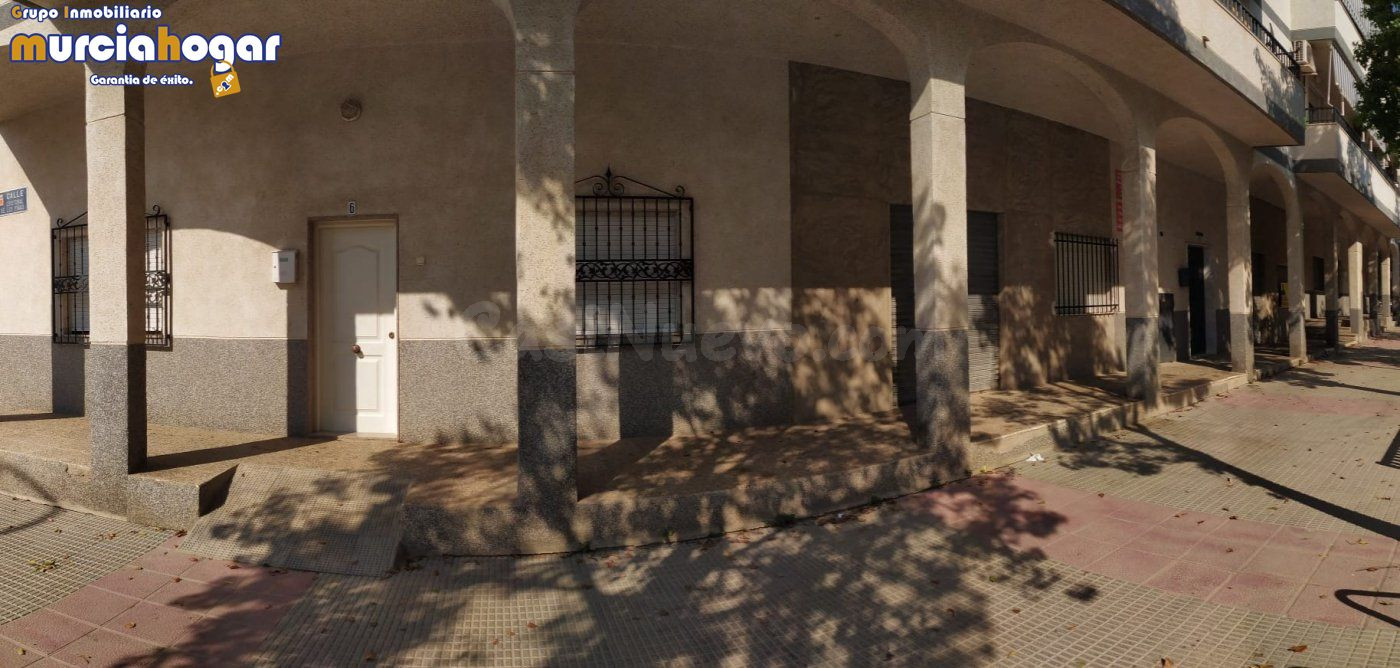 Casa en planta baja y local contiguo en San José de la Vega.