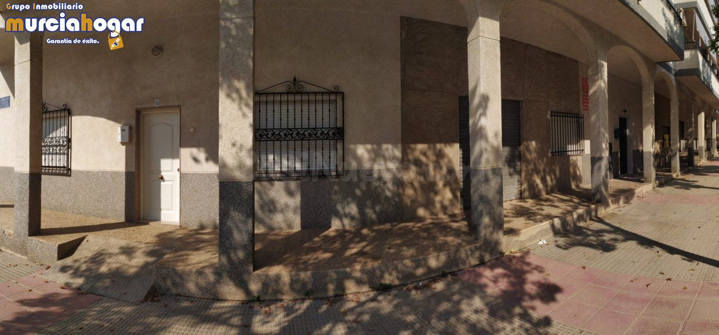 Casa en planta baja y local contiguo en San José de la Vega. - foto 2