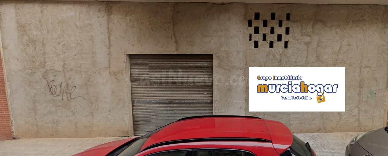 Local comercial en urb. Nuevo Beniaján, Murcia.