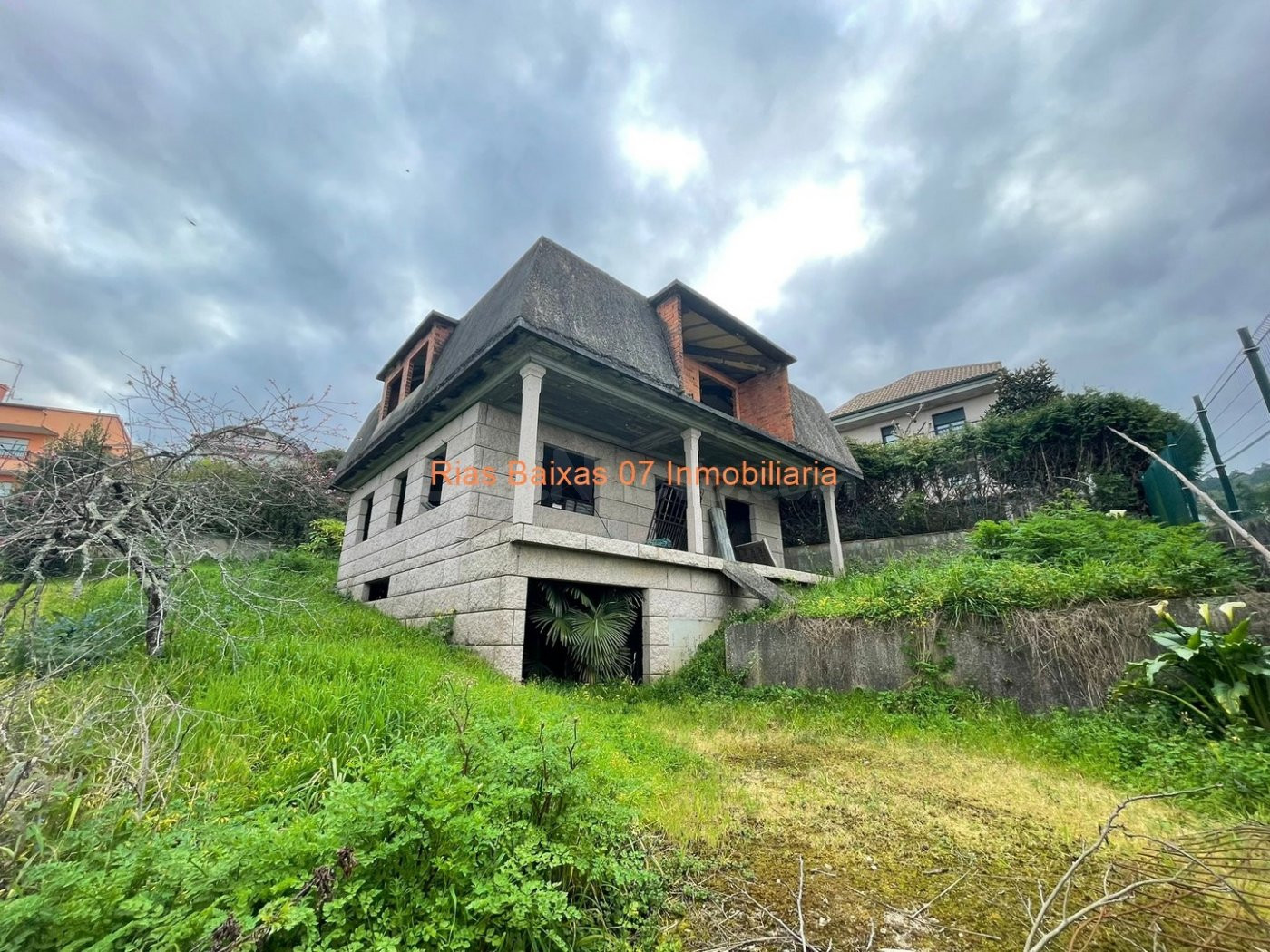 REF 2527 ESTRUCTURA 270 m2  CANTERIA EN 500 m2 FINCA VALLADA