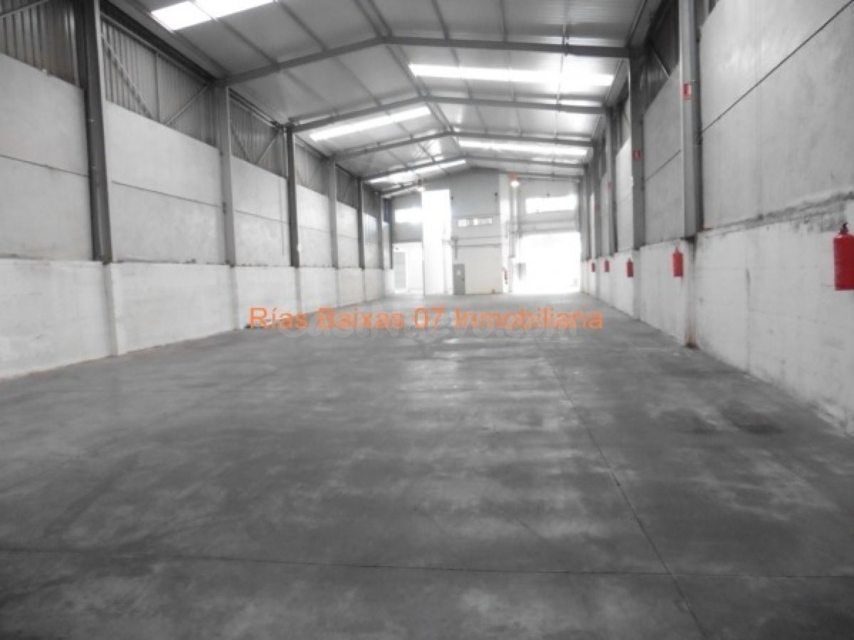 REF 2532 NAVE 1810 m2 CON DOS PLANTAS OFICINAS y 2000 M2 CAM - foto 2