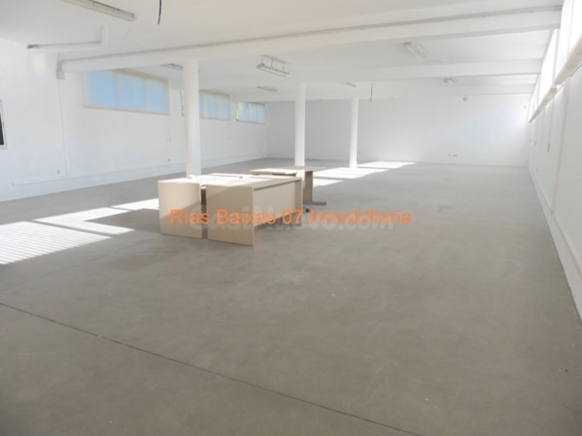 REF 2532 NAVE 1810 m2 CON DOS PLANTAS OFICINAS y 2000 M2 CAM - foto 5