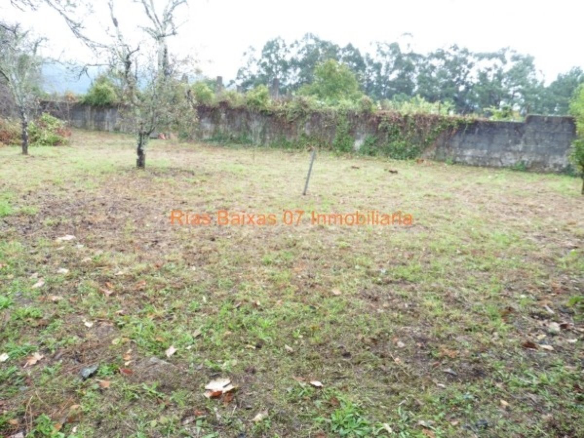 REF 2620 SOLAR 1363 m2 LLANO,CERRADO,AGUA Y PARCELABLE 2 VIV - foto 4