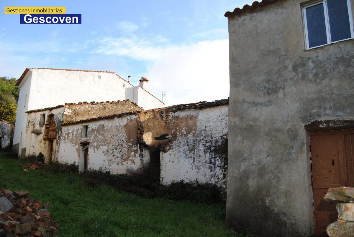 CASA EN LA MONTAÑA, PARA REFORMAR - foto 3