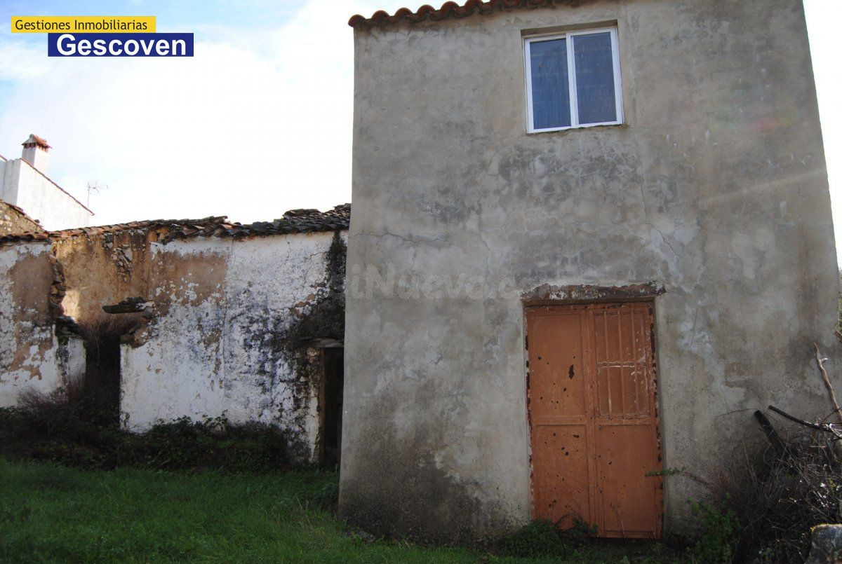 CASA RÚSTICA SEMIRREFORMADA