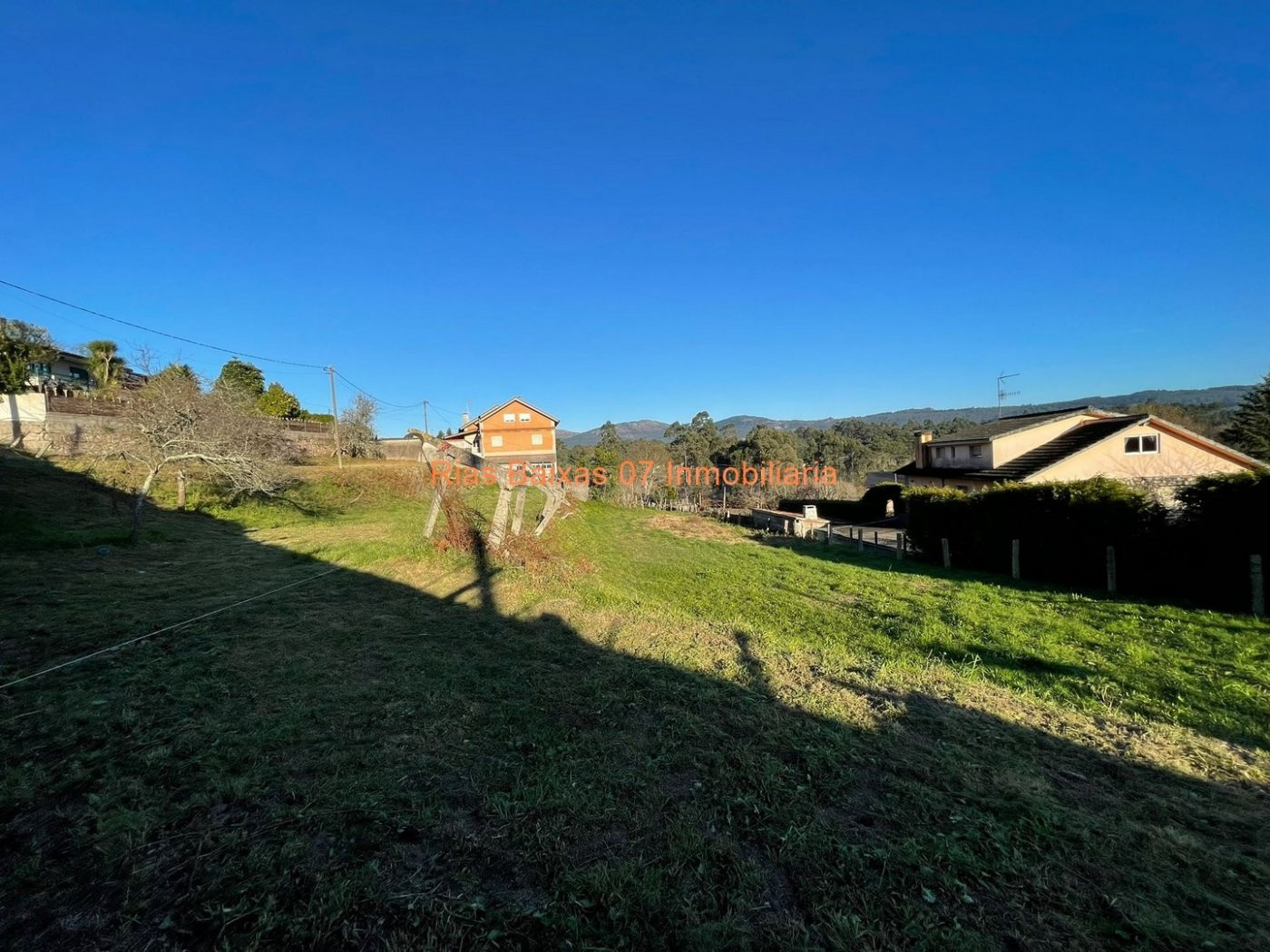 REF 2940 AMPLIO SOLAR DE 2422m2 ZONA PETELOS ( MOS ) - foto 2