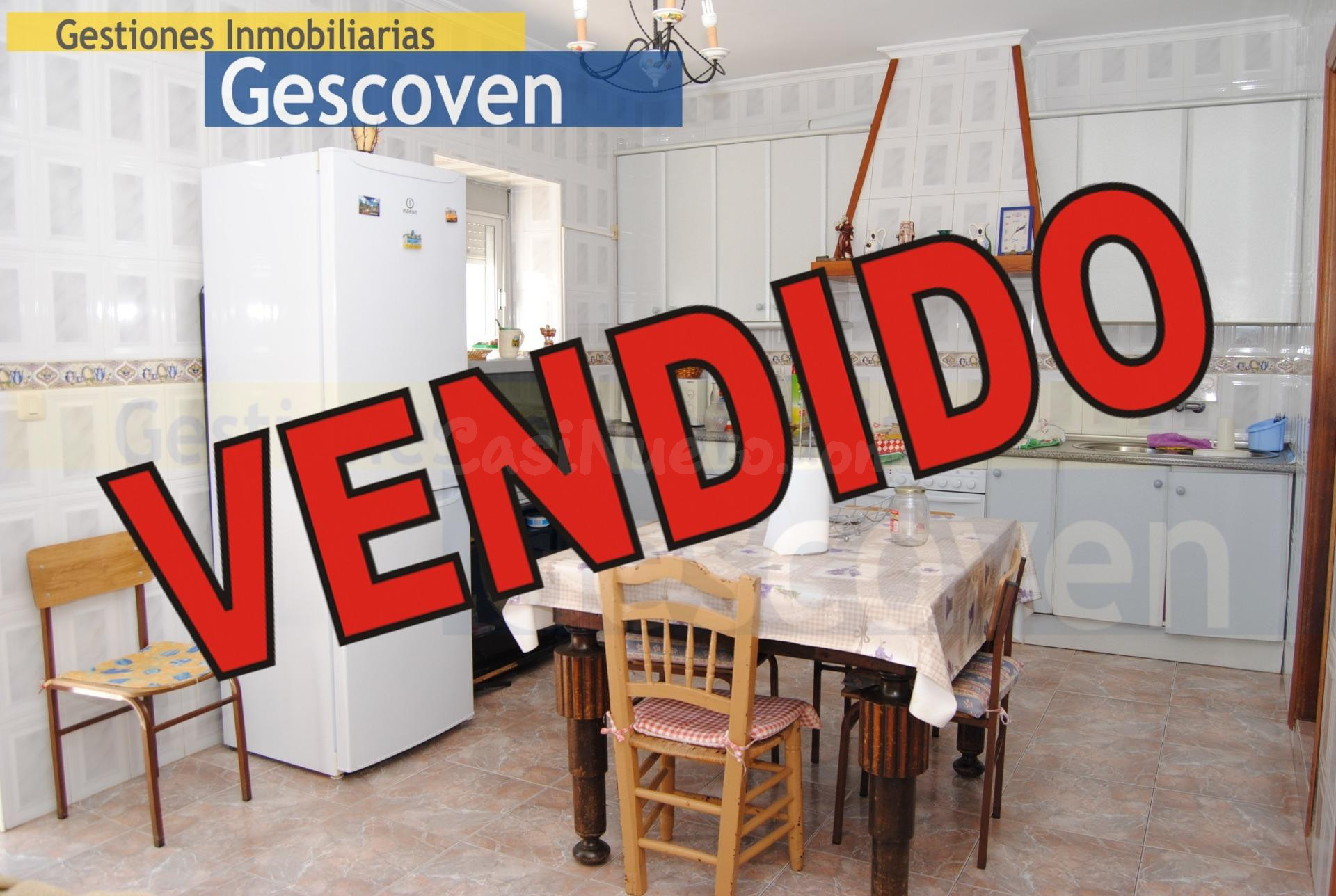 VIVIENDA CON TERRENO, PATIO Y TERRAZA