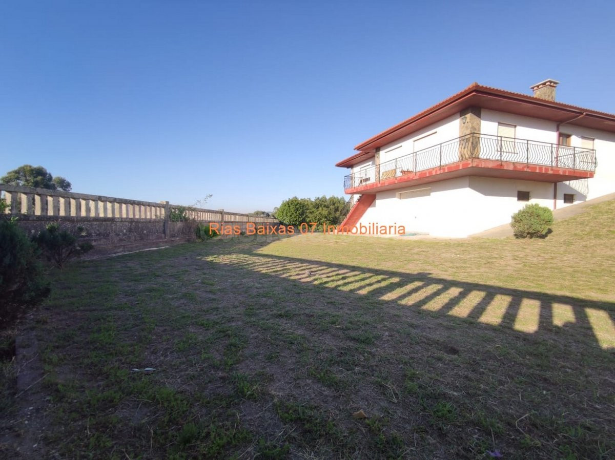 REF 4124 CHALET 4 DORM. SOBRE PARCELA CERRADA DE  1416 m2  C - foto 3
