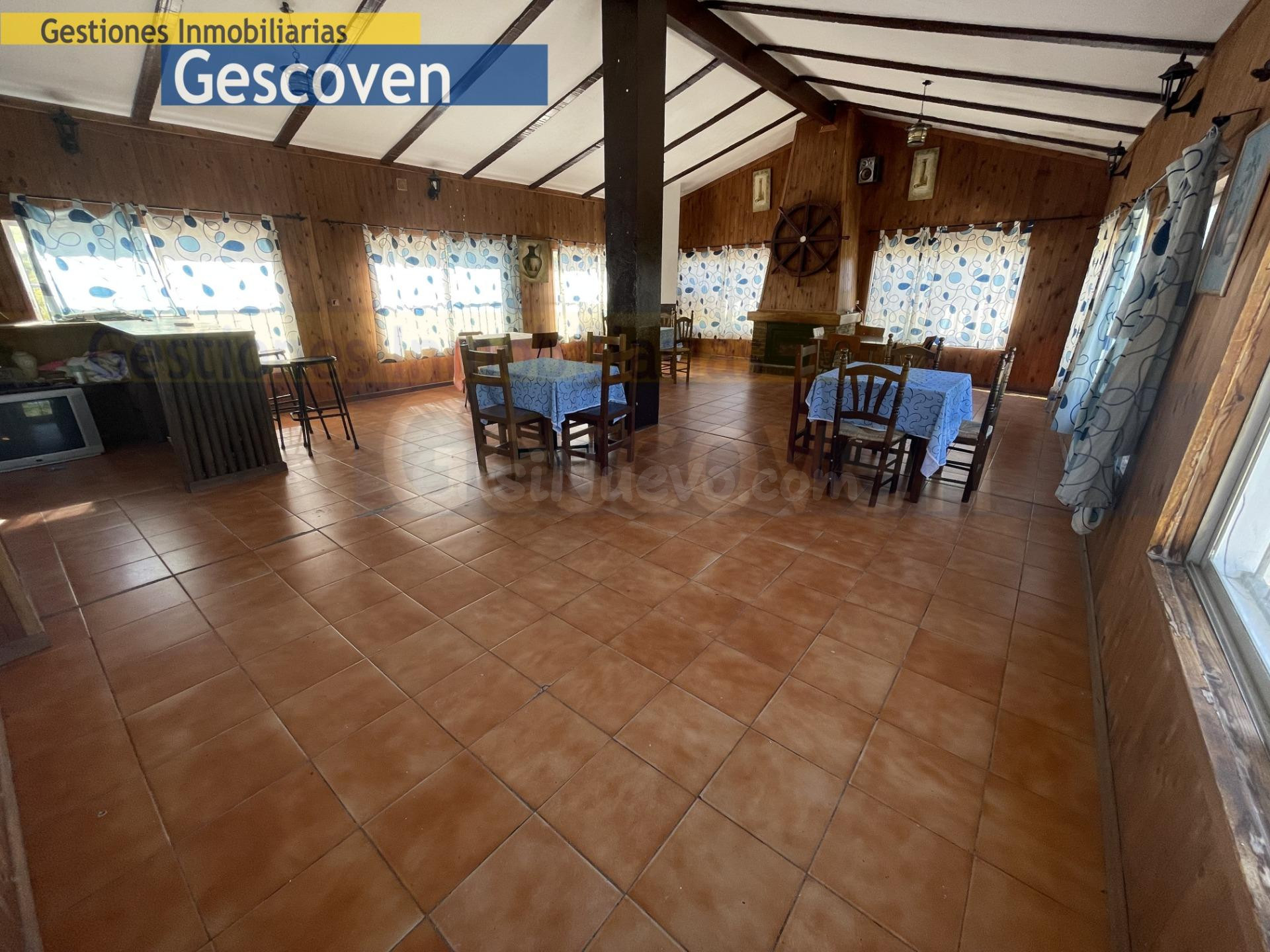 BAR-RESTAURANTE CON VIVIENDA, PATIO Y PARKING
