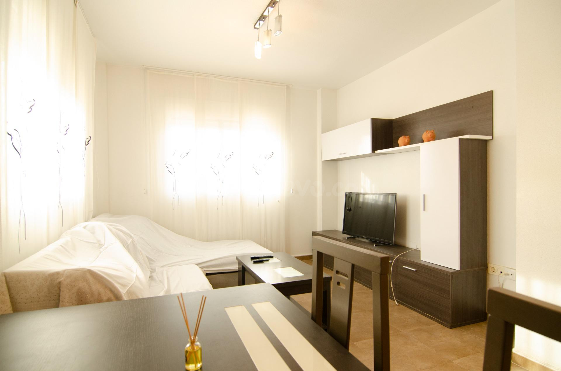 Dúplex de 3 dormitorios con terraza y garaje en Los Ramos - foto 2
