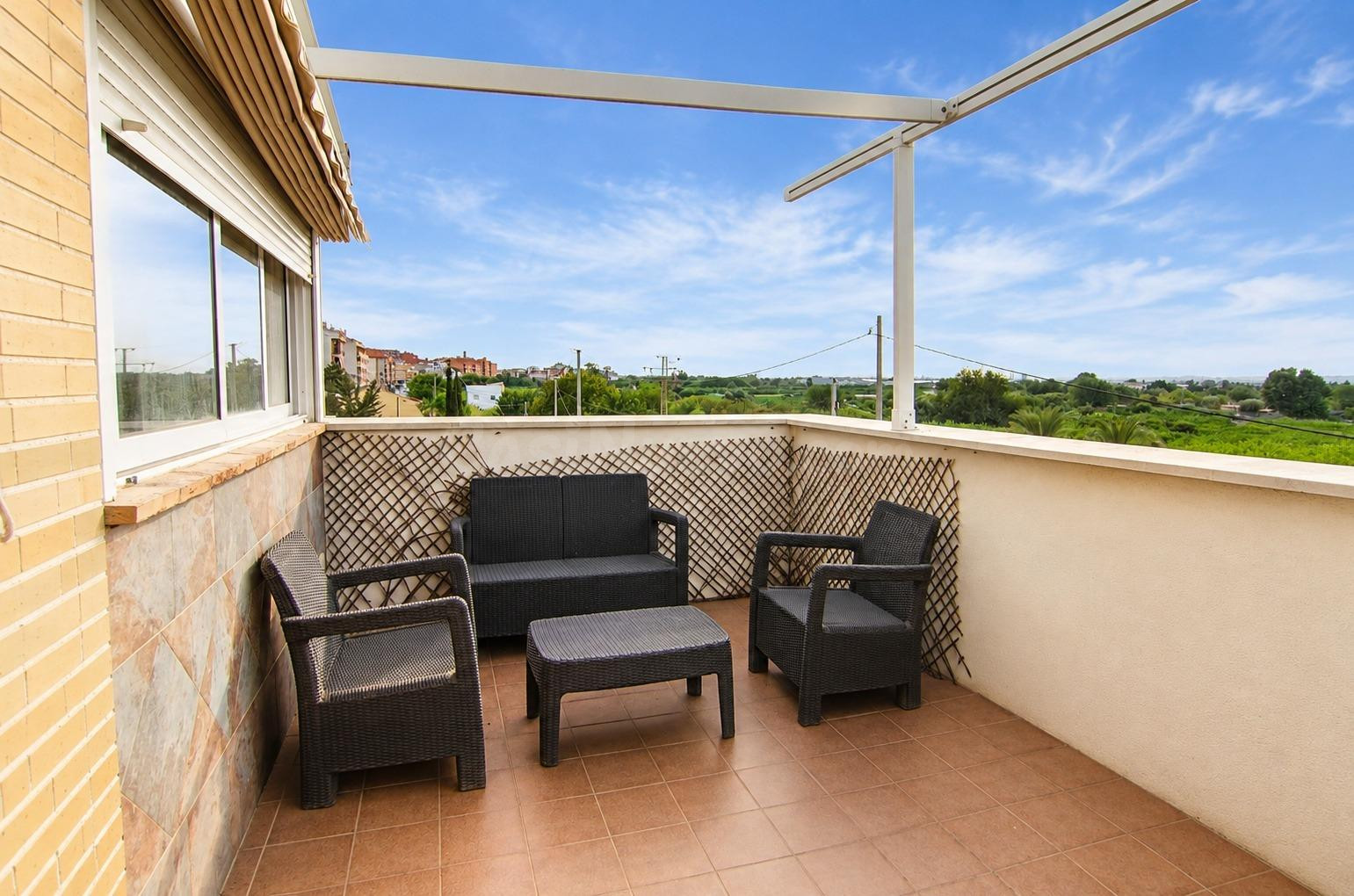 Dúplex de 3 dormitorios con terraza y garaje en Los Ramos - foto 4