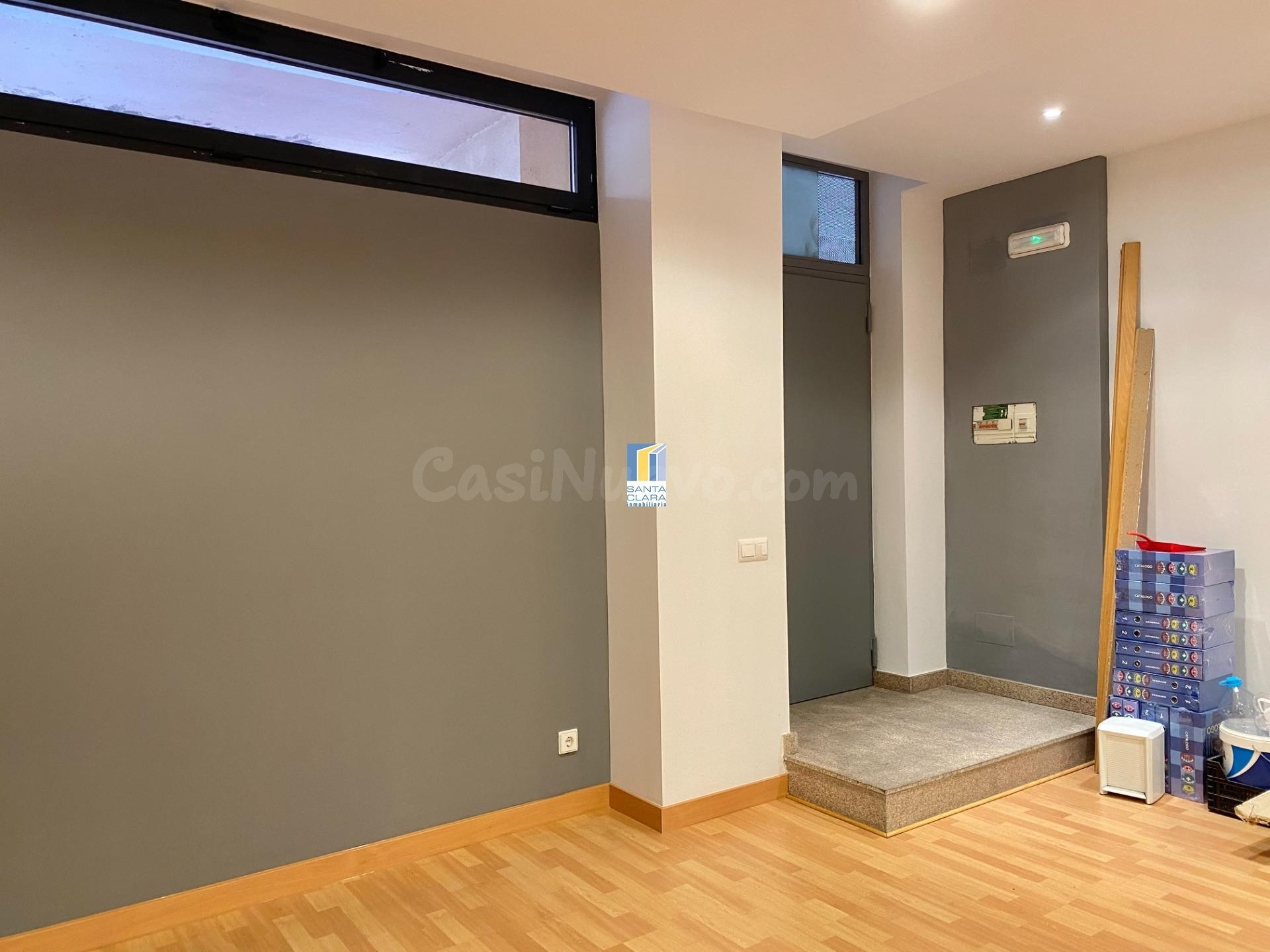 OFICINA/ LOCAL COMERCIAL EN ALQUILER CON DESPACHO Y BAÑO EN  - foto 4