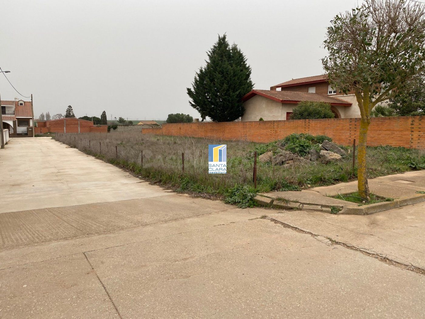 ¡GRAN OPORTUNIDAD! PARCELA URBANA EN MONTAMARTA - foto 3