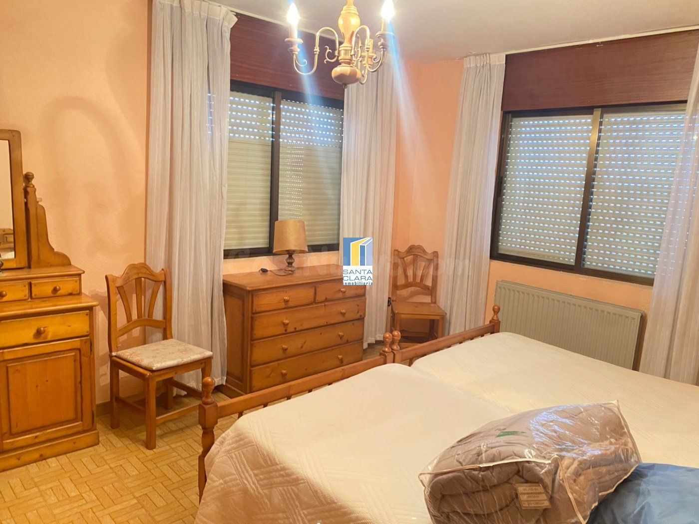 ¡GRAN OPORTUNIDAD DE NEGOCIO! CASA, 2 NAVES Y ALMACÉN A LA V - foto 3