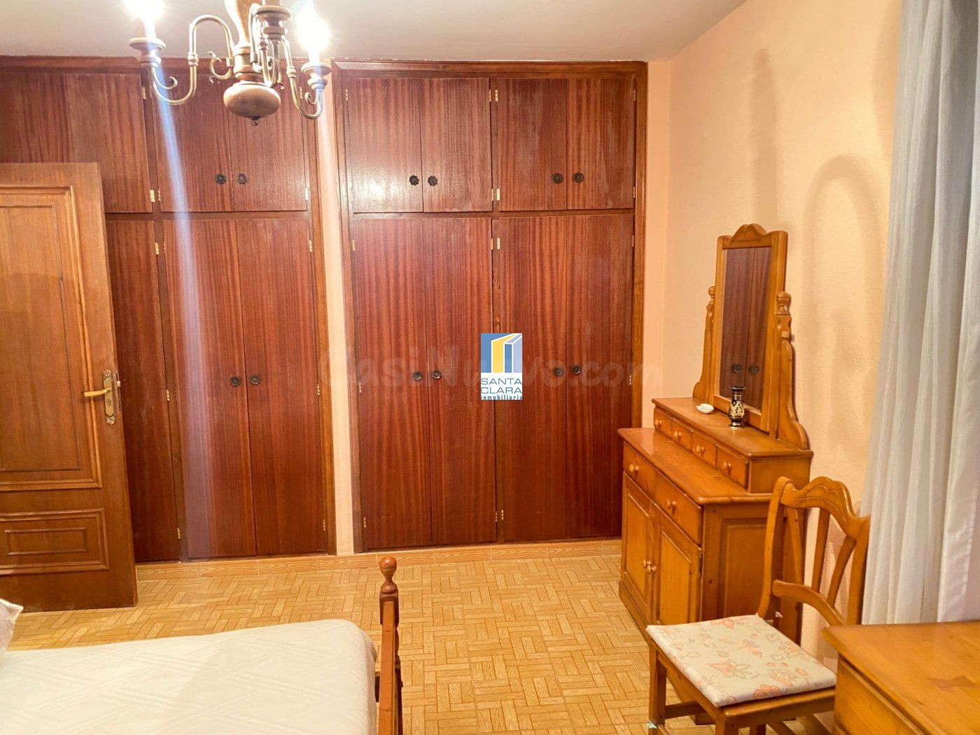 ¡GRAN OPORTUNIDAD DE NEGOCIO! CASA, 2 NAVES Y ALMACÉN A LA V - foto 4