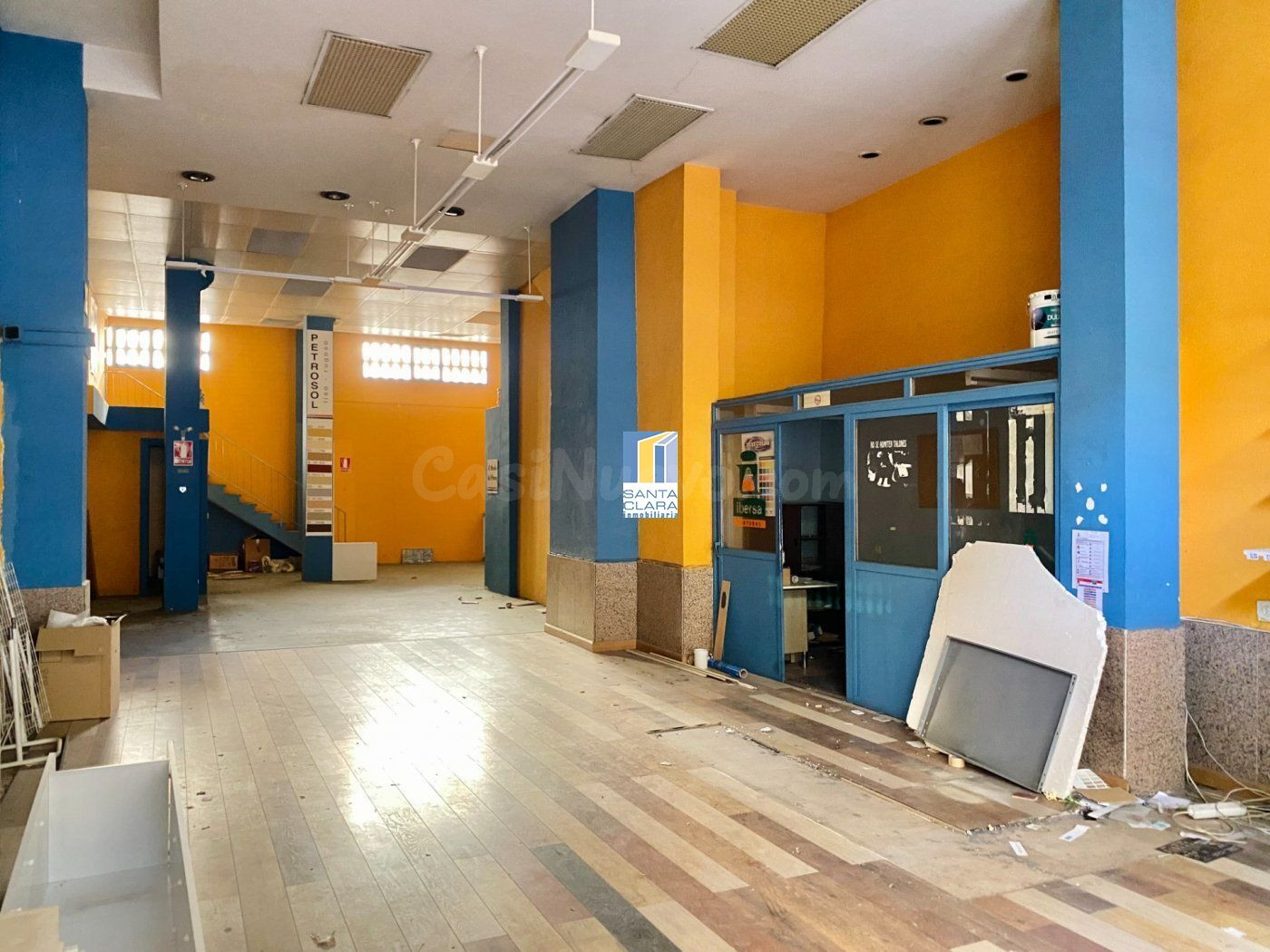 LOCAL COMERCIAL CON OFICINAS EN ALQUILER EN AVENIDA VÍCTOR G - foto 5