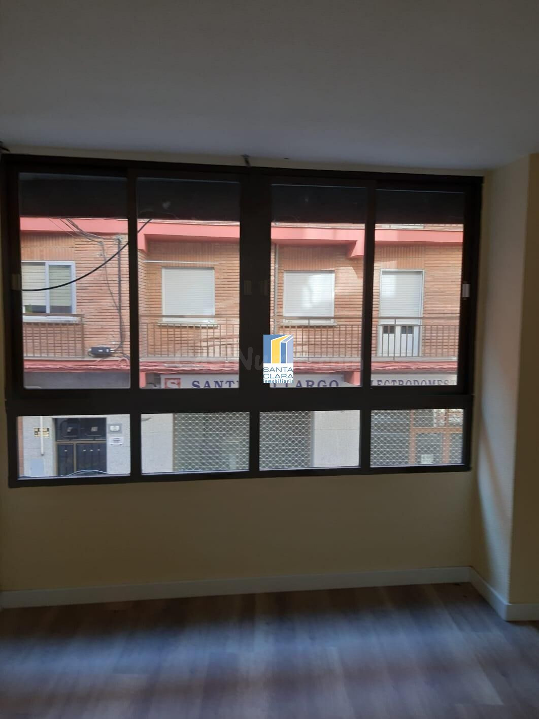 OFICINA EN VENTA CON VISTAS A LA CALLE EN AVENIDA TRES CRUCE - foto 2