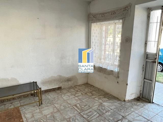 CASA PARA REFORMAR EN VENTA CON PATIO Y ALMACENES EN VILLARR - foto 2