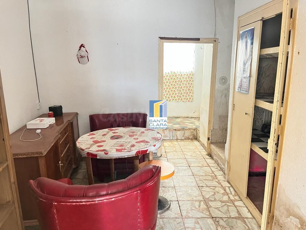 CASA PARA REFORMAR EN VENTA CON PATIO Y ALMACENES EN VILLARR - foto 3