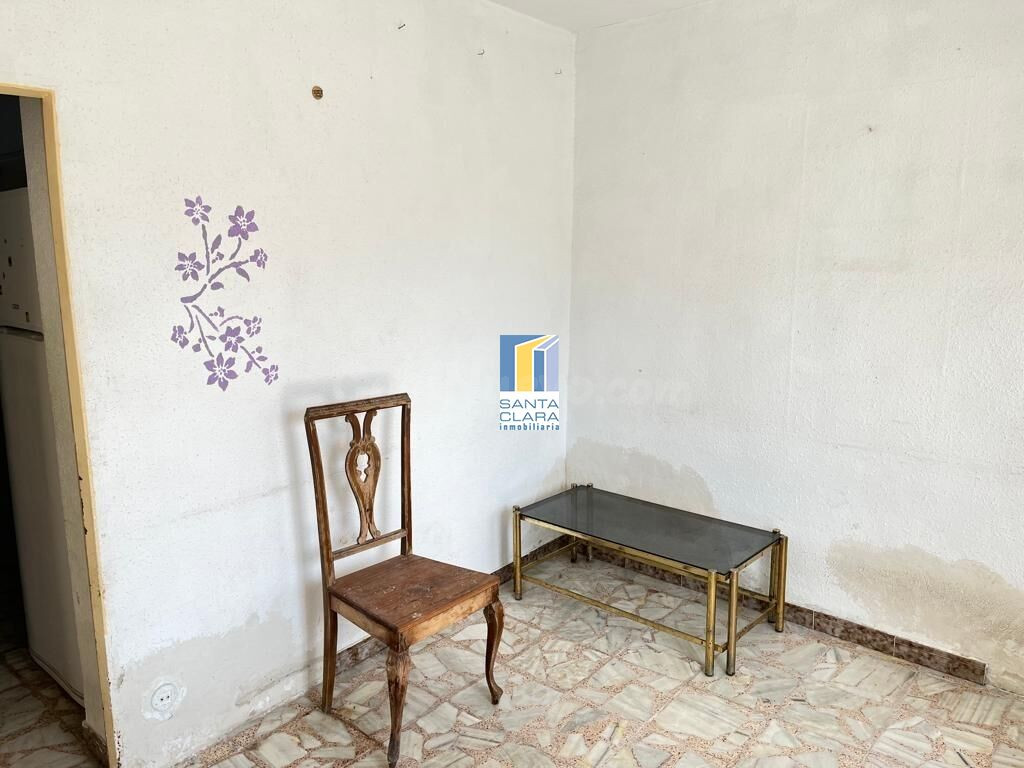 CASA PARA REFORMAR EN VENTA CON PATIO Y ALMACENES EN VILLARR - foto 4
