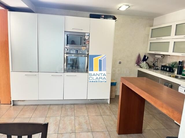 CASA EN VENTA EN VILLALPANDO CON 2 DORMITORIOS, ESTUDIO, PAT - foto 2