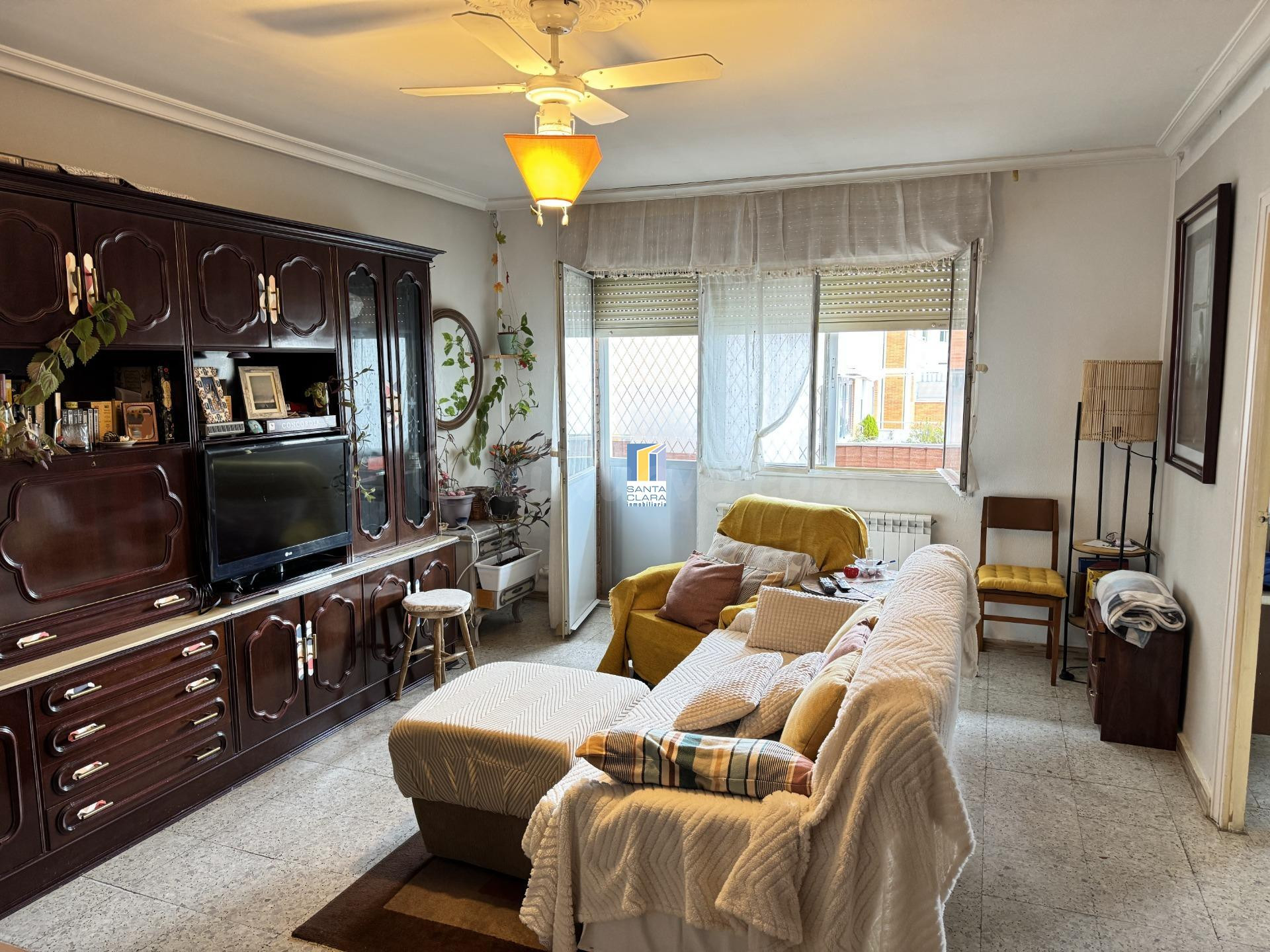 PISO EN VENTA DE 3 DORMITORIOS, TERRAZA Y GARAJE CERRADO EN  - foto 4
