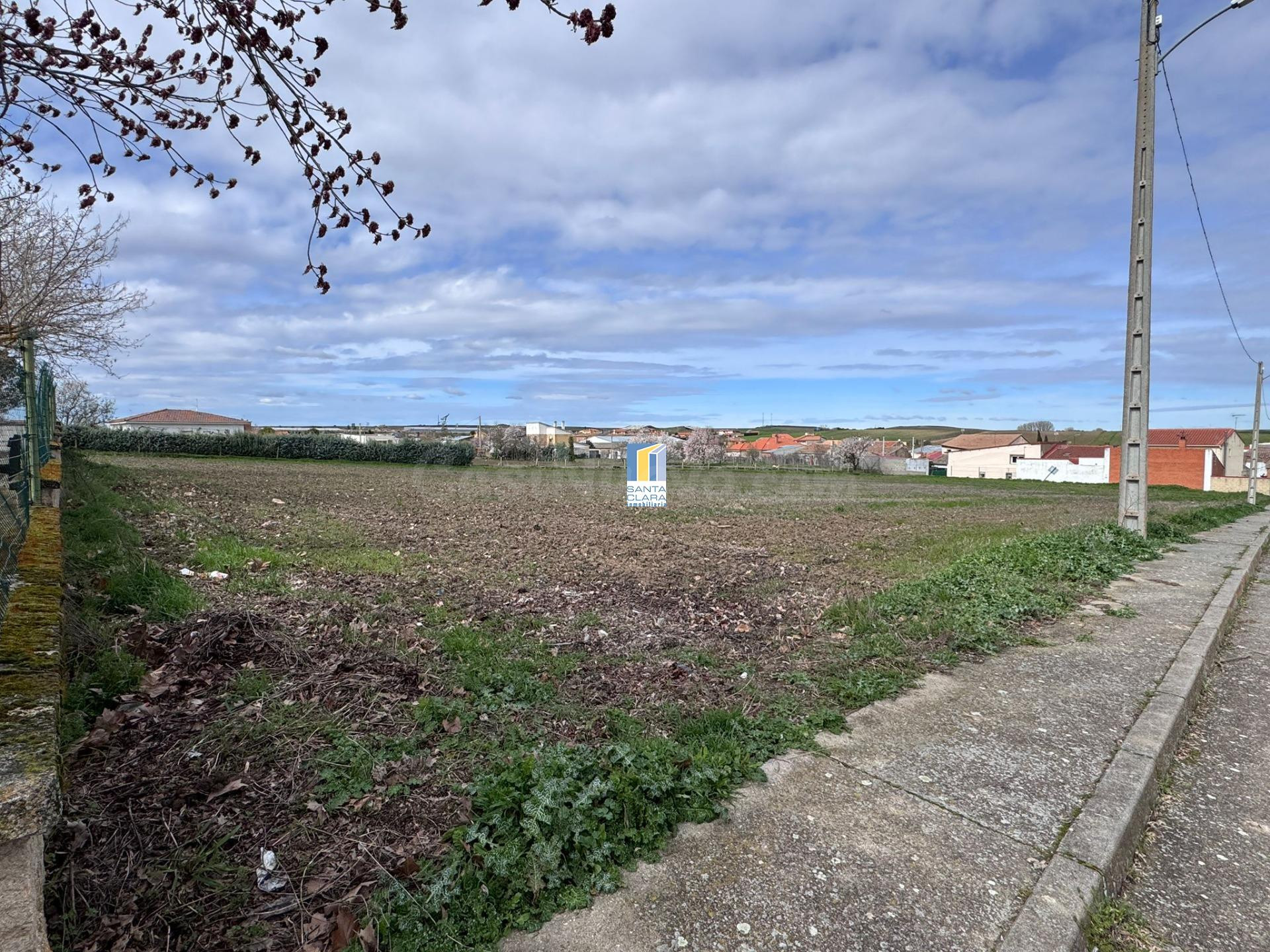 PARCELA URBANA CONSOLIDADA EN VALCABADO, ZAMORA. - foto 3
